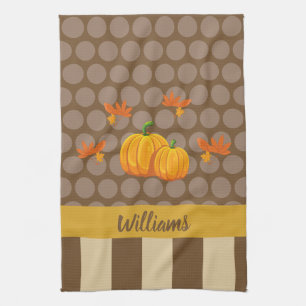 Fall Polka Dot Pumpkin mit Familienname Geschirrtuch