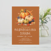 Fall Pumpkin Friendsgiving Dinner Einladung (Stehend Vorderseite)