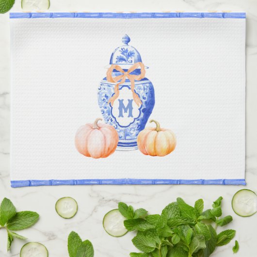 Fall Pumpkin | Ginger Jar Monogram Geschirrtuch (Gefaltet)