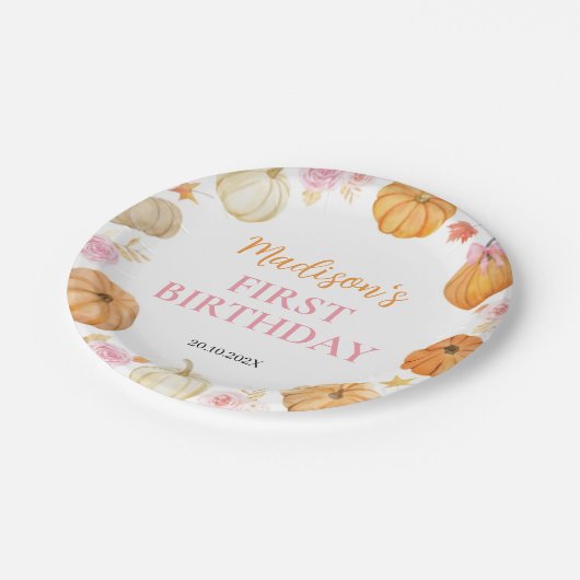 Fall Pumpkin Girl Birthday Pappteller (Schrägansicht)