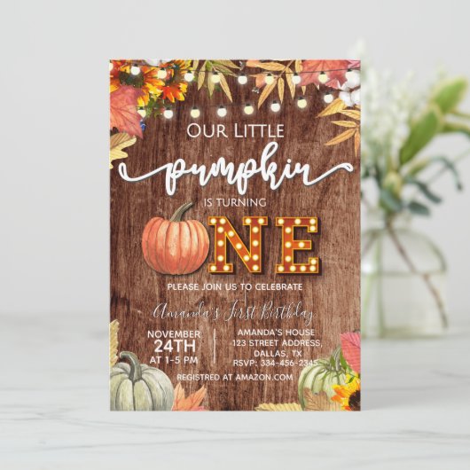 Fall Pumpkin Rustic Erster Geburtstag Einladung (Stehend Vorderseite)