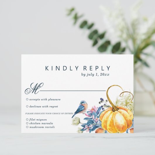 Fall Pumpkin Wedding RSVP Card mit Wahlmöglichkeit (Stehend Vorderseite)