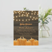 Fall Pumpkins & String Lights Rustikale Babydusche Einladung (Stehend Vorderseite)