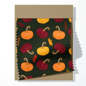 Fall Pumpkins und Blätter auf grünem Muster Stoff