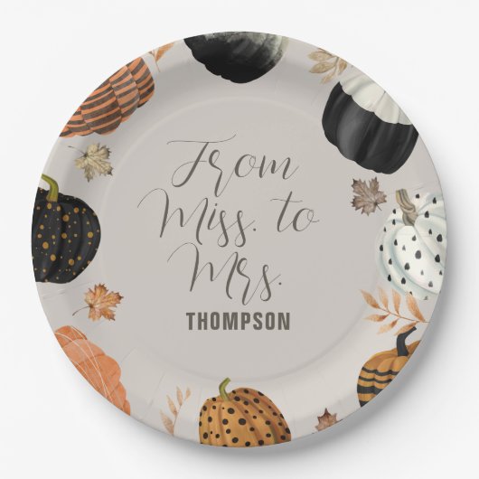 Fall Pumpkins von Miss bis Mrs. Brautparty Pappteller (Vorderseite)