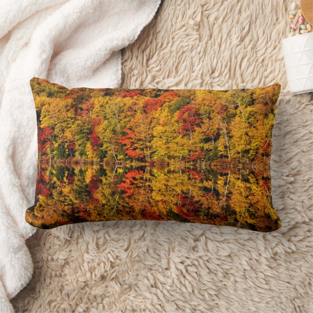 Fall Reflektion über den Russell-Teich | New Hamps Lendenkissen (Decke)