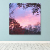 Fall rosa, blau, gelber Sonnenuntergang über Bäume Leinwanddruck (Insitu (Holzboden))