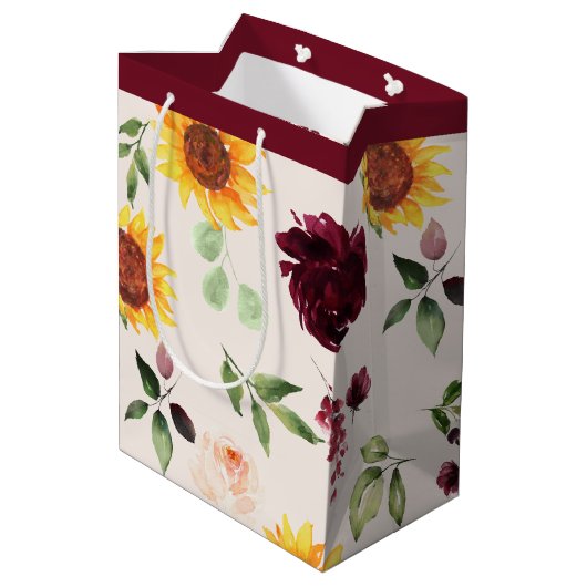 Fall Sonnenblumen und Burgunder Rose Brautparty Mittlere Geschenktüte (Rückseite Schrägansicht)