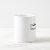 Fall stehen siebenmal oben Geschenk der Ausdauer Kaffeetasse (Mittel)