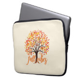 Fall Vibes - Gemütlicher Fall Tree Laptopschutzhülle (Vorderseite Links)