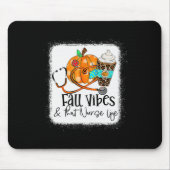 Fall Vibes und die Krankenschwester fallen unter Mousepad (Vorne)