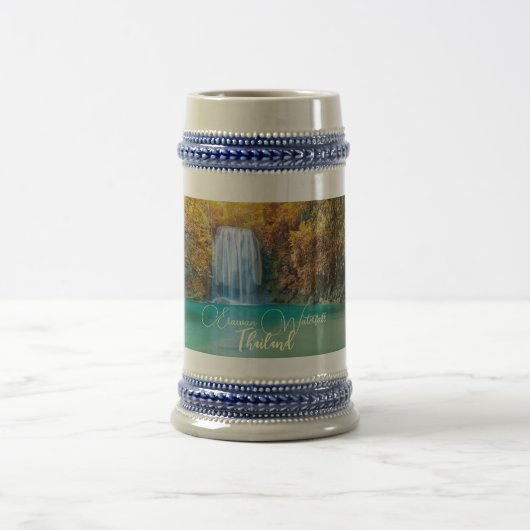 Fall View von Erawan Wasserfall Thailand Bierglas (Mittel)