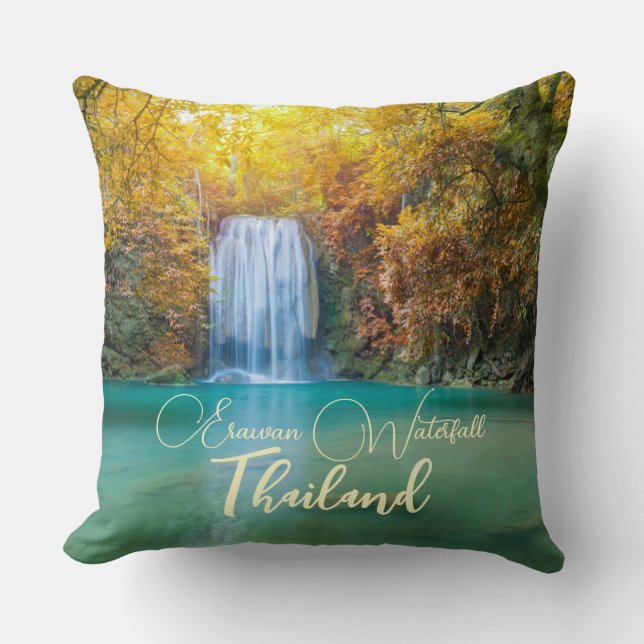 Fall View von Erawan Wasserfall Thailand Kissen (Vorderseite)