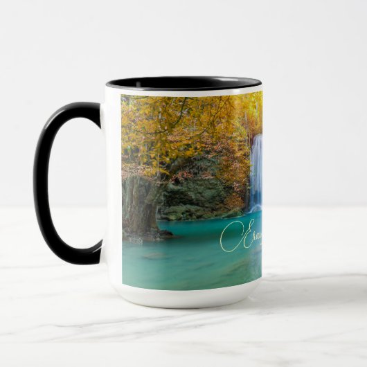 Fall View von Erawan Wasserfall Thailand Tasse (Links)