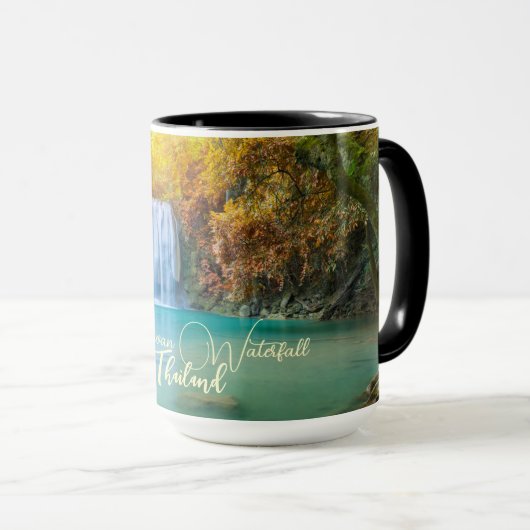 Fall View von Erawan Wasserfall Thailand Tasse (VorderseiteRechts)