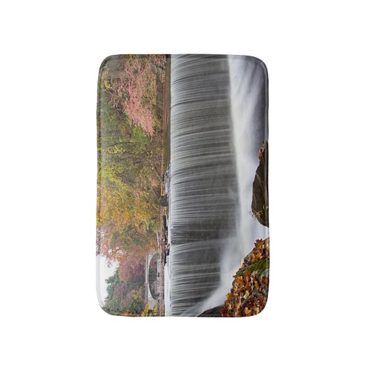 Fall Wasserfall bei Vanderbuild Badematte (Vorderseite Vertikal)