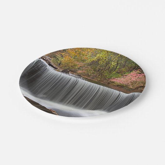 Fall Wasserfall bei Vanderbuild Pappteller (Schrägansicht)