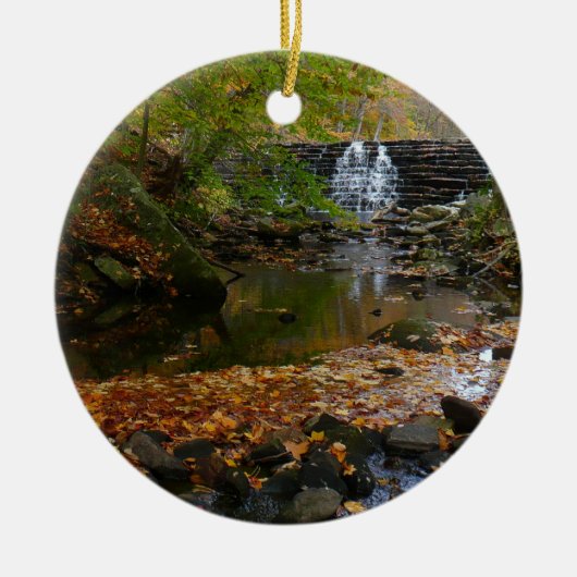 Fall Wasserfall und Creek Pennsylvania Natur Keramikornament (Vorne)