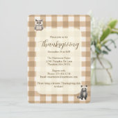 Fall Woodland Animals Brown Gingham Erntedank Einladung (Stehend Vorderseite)