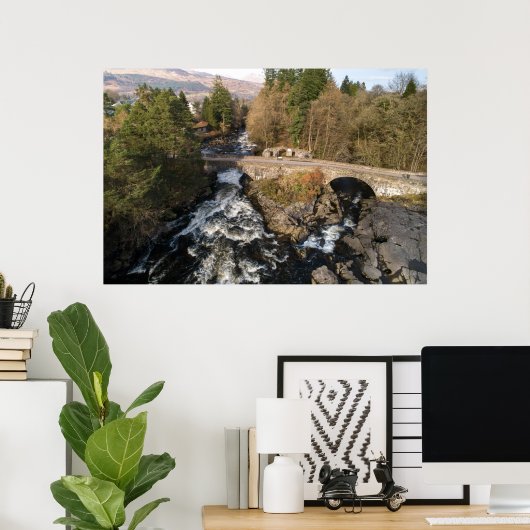 Fälle der Luftaufnahme von Dochart Poster (Heimbüro)