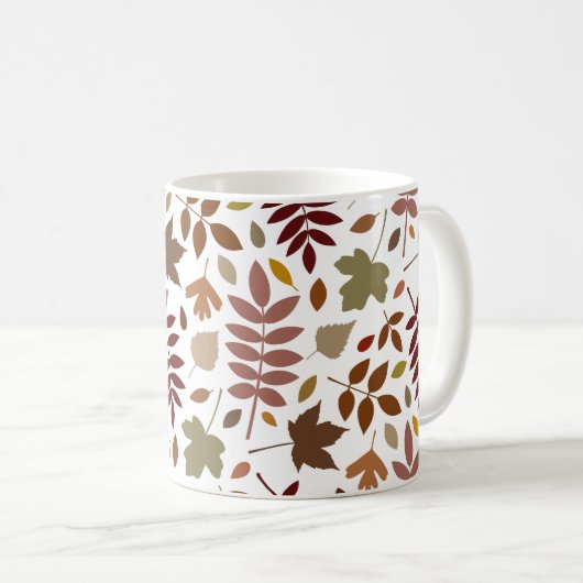 Fallen Blätter Große Muster Herbstfarben auf Weiß Kaffeetasse (VorderseiteRechts)