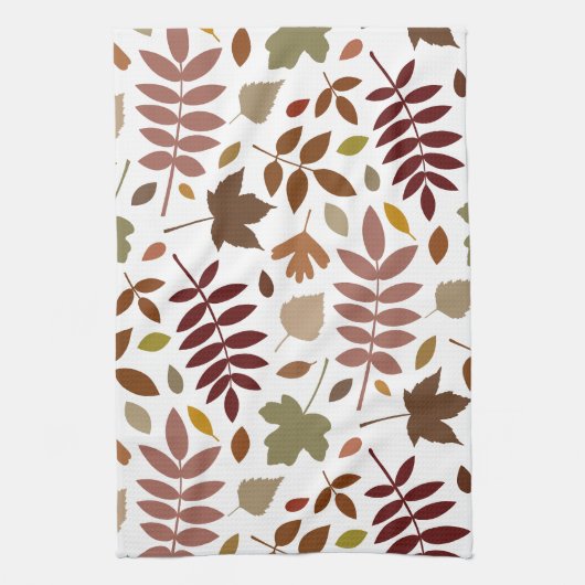 Fallen Blätter Muster Herbstfarben auf Weiß Geschirrtuch (Vertikal)