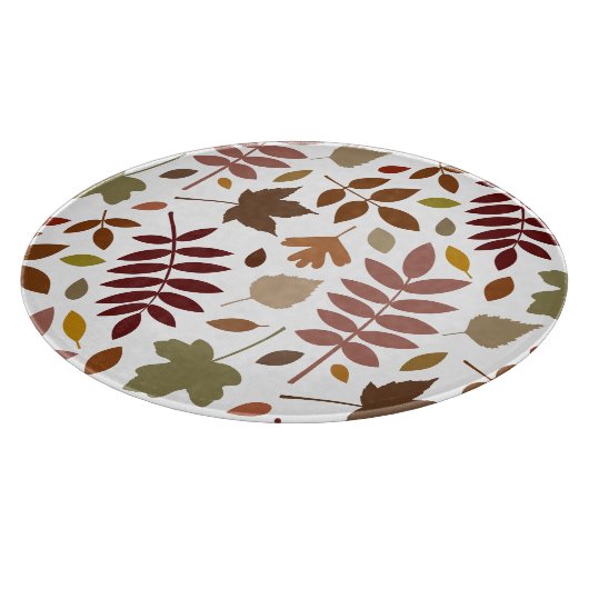 Fallen Blätter Muster Herbstfarben auf Weiß Schneidebrett (Ecke)