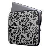 Fallen Blätter Muster Schwarz auf Grau Laptopschutzhülle (Vorderseite Links)