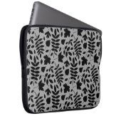 Fallen Blätter Muster Schwarz auf Grau Laptopschutzhülle (Vorne Rechts)