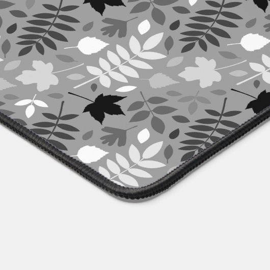 Fallen Blätter Rpt Muster Monochrome auf Grau Schreibtischunterlage (Ecke)