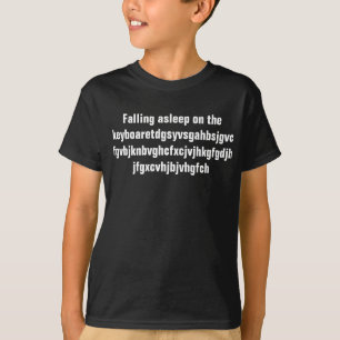 Fallen schlafend auf der Tastatur T-Shirt