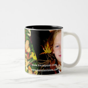 Fallen Sie in Zeit zurück, heben Sie Buch heute Zweifarbige Tasse