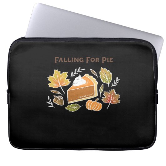 Fallend for Pie - Gemütliches Kürbiskuchen-Design Laptopschutzhülle (Vorderseite)