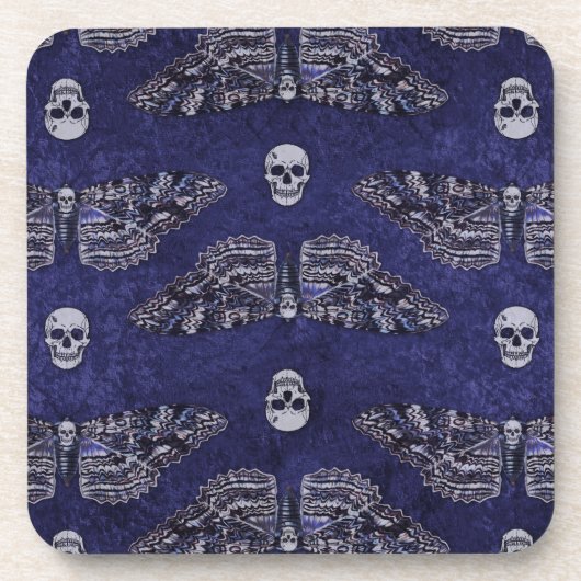 Fallend Totschlucht Moth and Skulls Getränkeuntersetzer (Vorderseite)