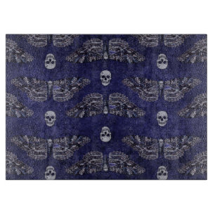 Fallend Totschlucht Moth and Skulls Schneidebrett