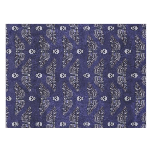 Fallend Totschlucht Moth and Skulls Tischdecke (Vorderseite (Horizontal))