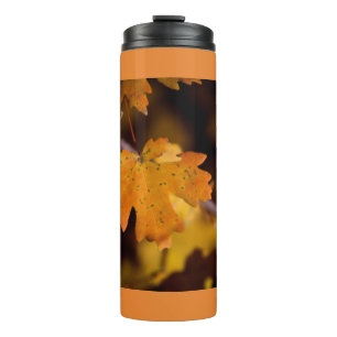 Fallende Autumns Thermosbecher