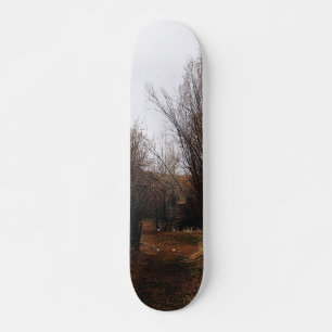 Fallende Bannacküberwucherung Skateboard