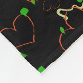 Fallende Blätter und rote Herzen auf schwarzem Hin Fleecedecke (Ecke)