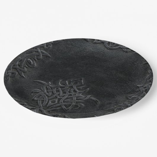 Fallende dunkle Stämme Pappteller (Schrägansicht)