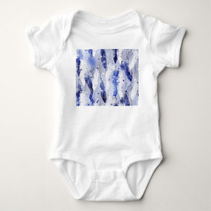 Fallende Federn: Aquarellblaues Muster. Baby Strampler