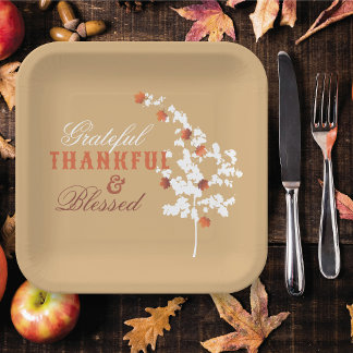 Fallende Herbstmaple-Blätter glücklich Thanksgivin Pappteller