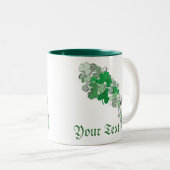 Fallende irische Kleeblätter Zweifarbige Tasse (VorderseiteRechts)