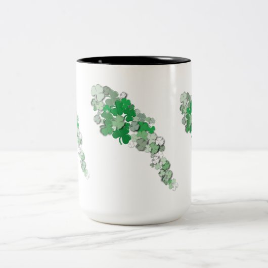 Fallende Kleeblätter Zweifarbige Tasse (Mittel)