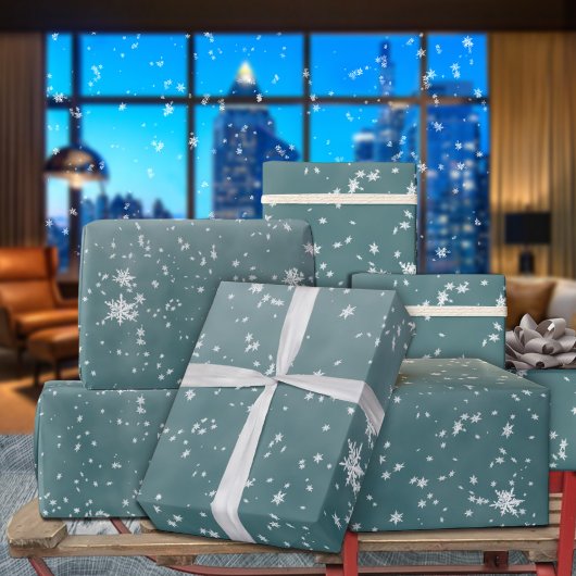 Fallende Schneeflocken Winter Blue Spruce Sky Geschenkpapier
