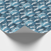 Fallende weiße Federn, blaue Wasserfarbe. Geschenkpapier (Ecke)