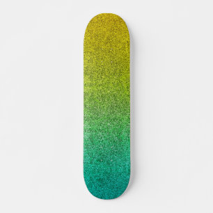 Fallender Glitzer des Sonnenaufgangs im Ozean Skateboard