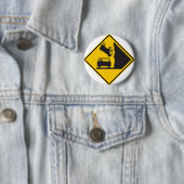 Fallendes Kuh-Zonen-Landstraßen-Zeichen Button (Beispiel)