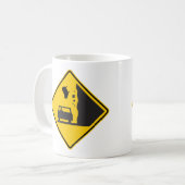 Fallendes Schaf-Zonen-Landstraßen-Zeichen Kaffeetasse (Vorderseite Links)