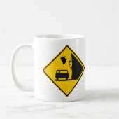 Fallendes Schaf-Zonen-Landstraßen-Zeichen Kaffeetasse (Links)